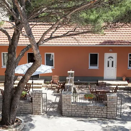 Apartment And Mobile Homes Makarska