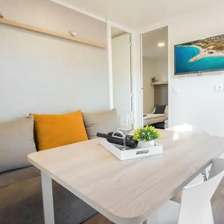 Apartman And Mobile Homes