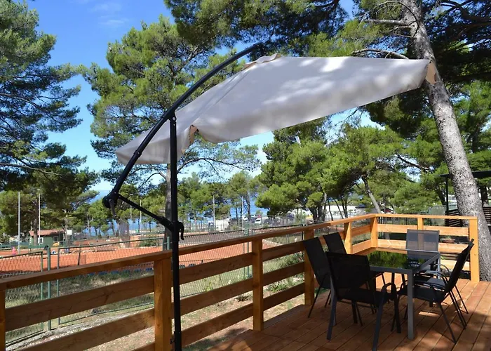 And Mobile Homes Apartamento Makarska