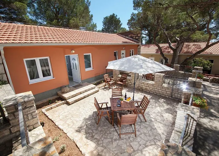 And Mobile Homes Apartamento Makarska