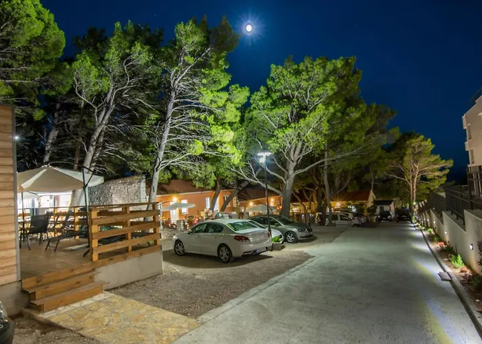 And Mobile Homes Makarska