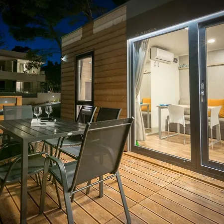 아파트 And Mobile Homes 마카르스카